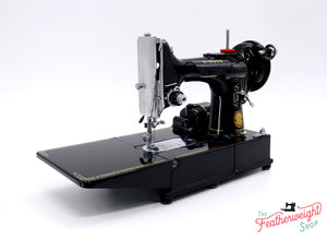 Singer Featherweight 222K Sewing Machine EK3213**