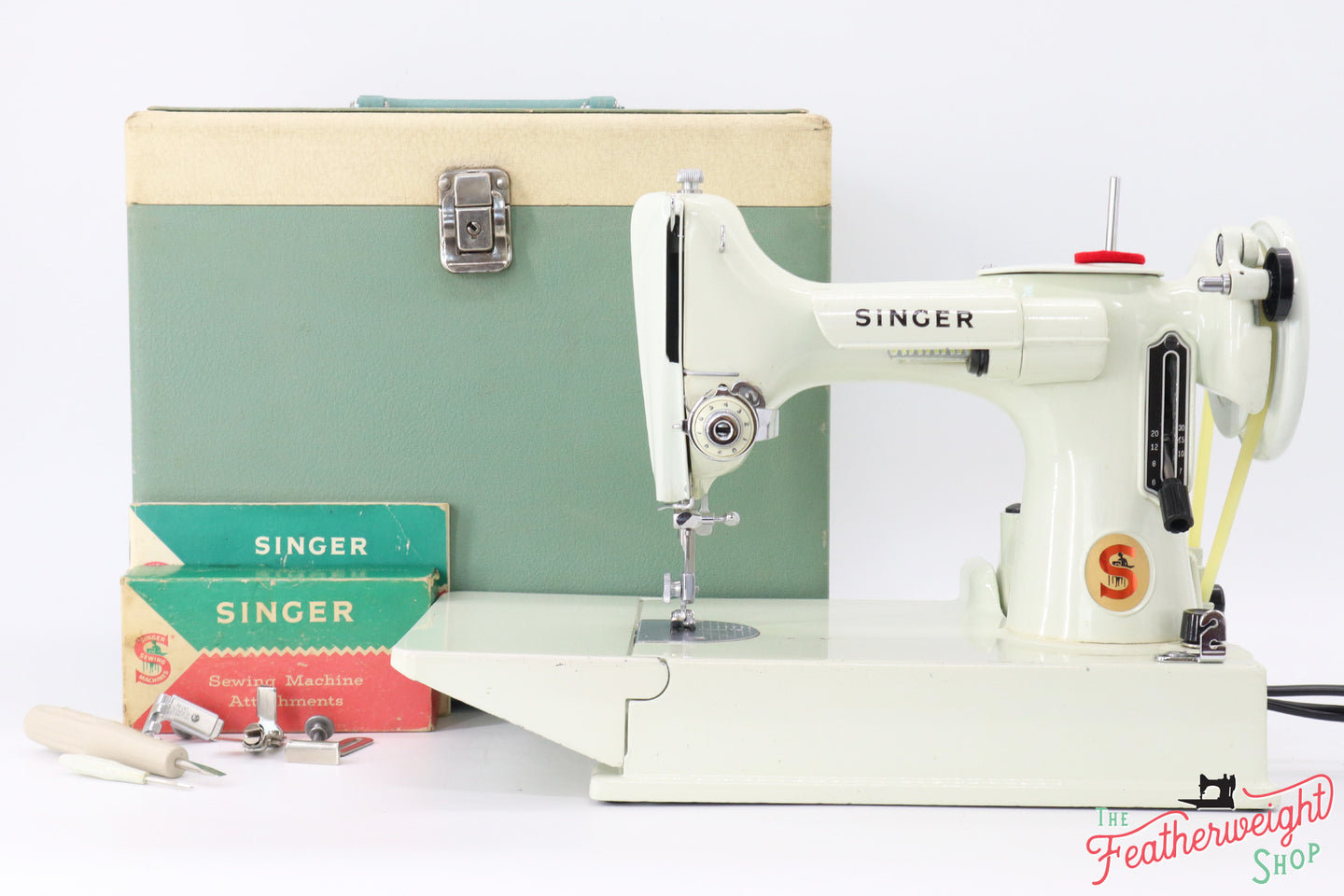 Singer Featherweight 221 Sewing Machine, WHITE - EV915***