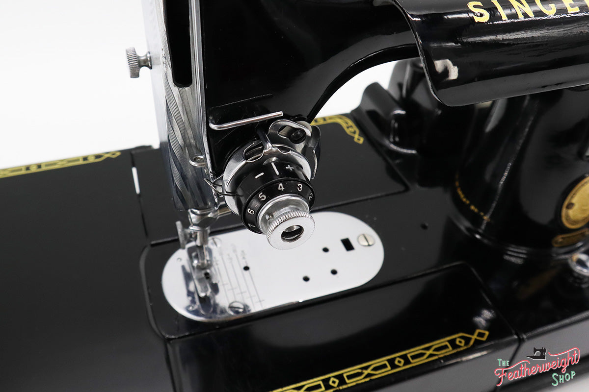 Singer Featherweight 222K Sewing Machine EK635***