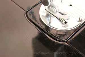 Singer Featherweight 222K Sewing Machine EN137***