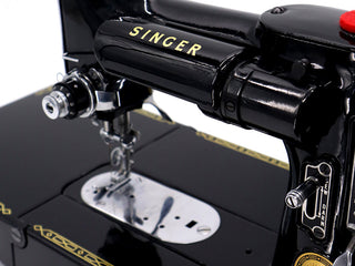 Load image into Gallery viewer, Singer Featherweight 222K Sewing Machine EK3213**