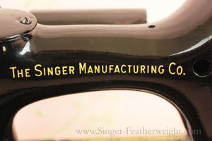 Singer Featherweight 222K Sewing Machine EN137***