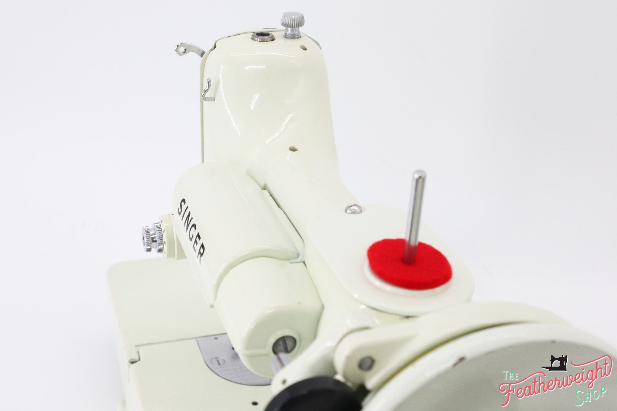 Singer Featherweight 221 Sewing Machine, WHITE - EV915***