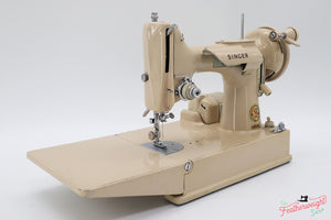 Singer Featherweight 221 Sewing Machine, TAN JE158***