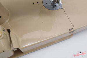 Singer Featherweight 221 Sewing Machine, TAN JE158***