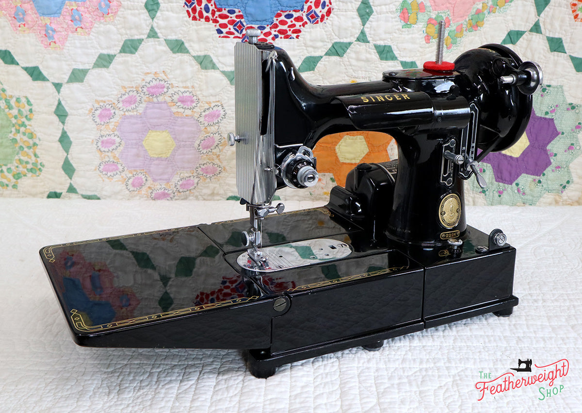 Singer Featherweight 222K Sewing Machine EN135***