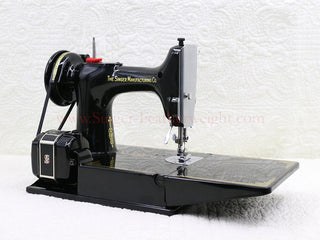 Load image into Gallery viewer, Singer Featherweight 221 Sewing Machine, AL419***