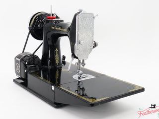 Load image into Gallery viewer, Singer Featherweight 221 Sewing Machine, AF493***