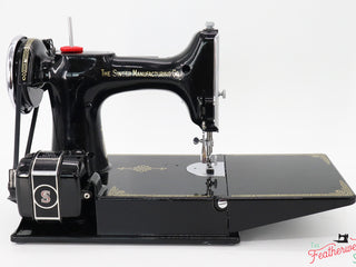Load image into Gallery viewer, Singer Featherweight 221 Sewing Machine, AF493***