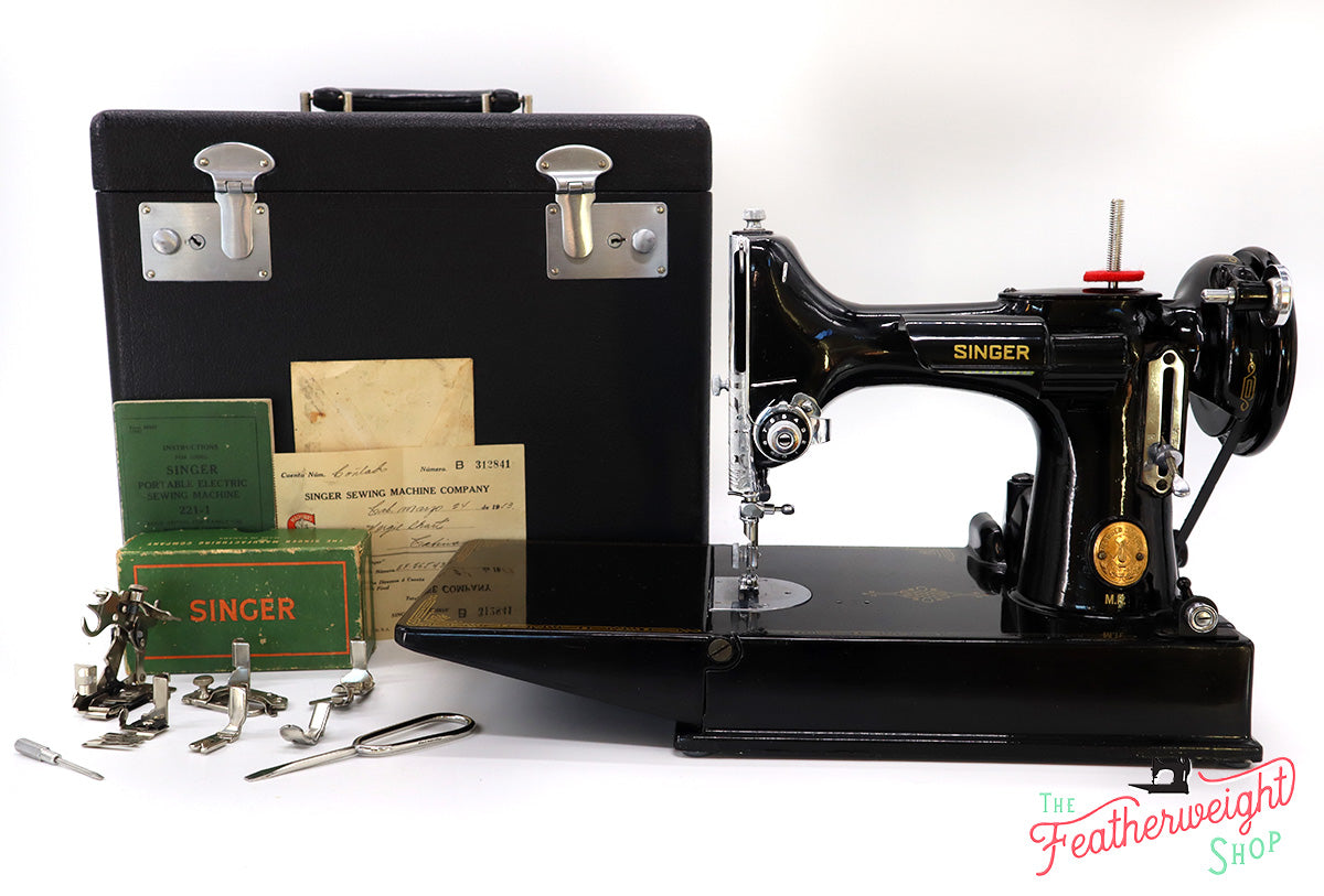 Singer Featherweight 221K, Rare MR - EF565*** Original Receipt!