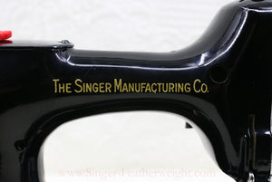 Singer Featherweight 221 Sewing Machine, AL419***