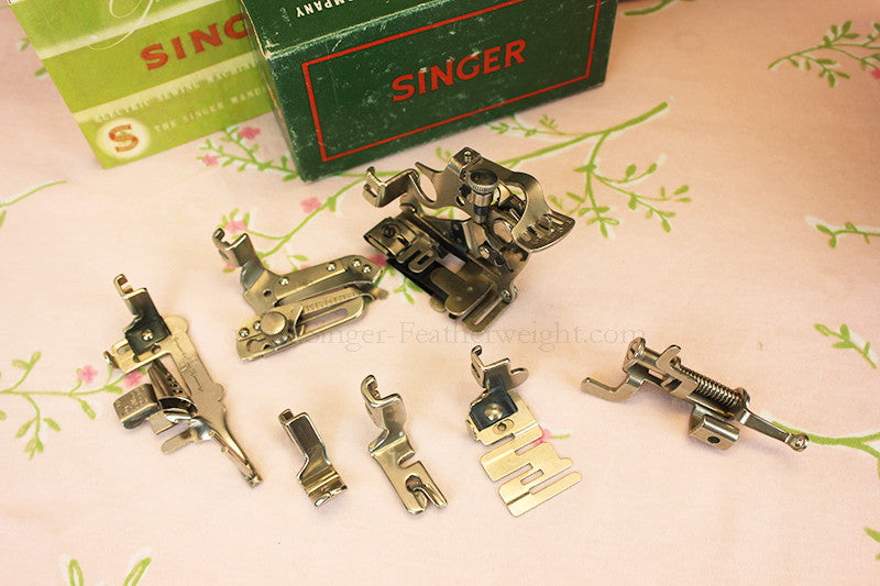 Singer Featherweight 222K Sewing Machine EK633***