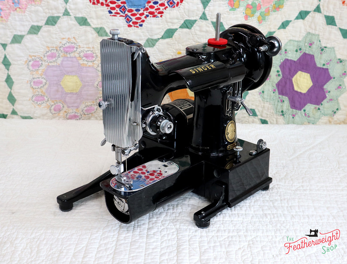 Singer Featherweight 222K Sewing Machine EN135***