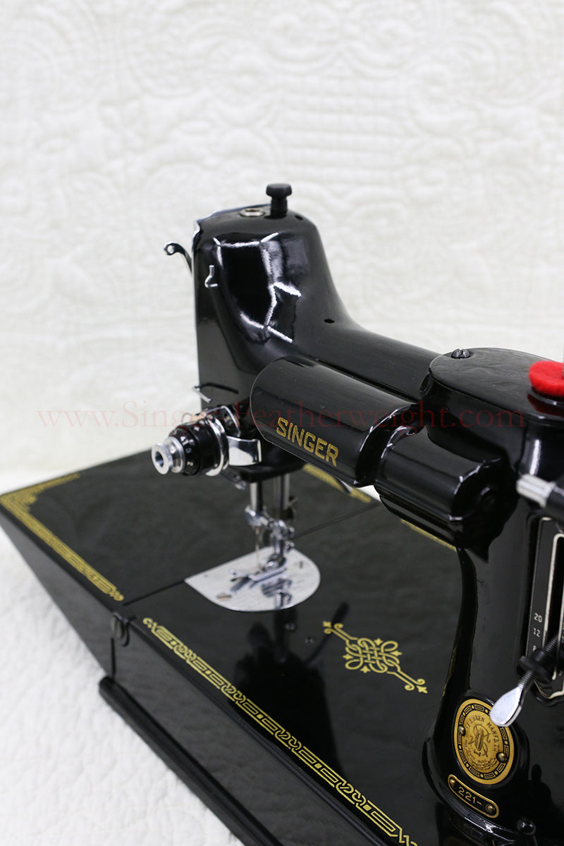 Singer Featherweight 221 Sewing Machine, AL419***