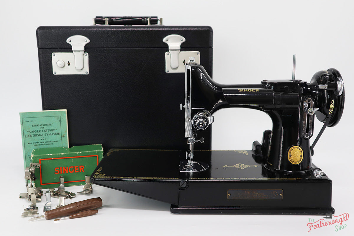 Singer Featherweight 221K Sewing Machine EH142 The Singer