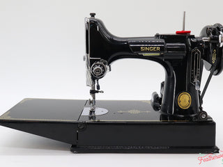 Load image into Gallery viewer, Singer Featherweight 221 Sewing Machine, AK591***