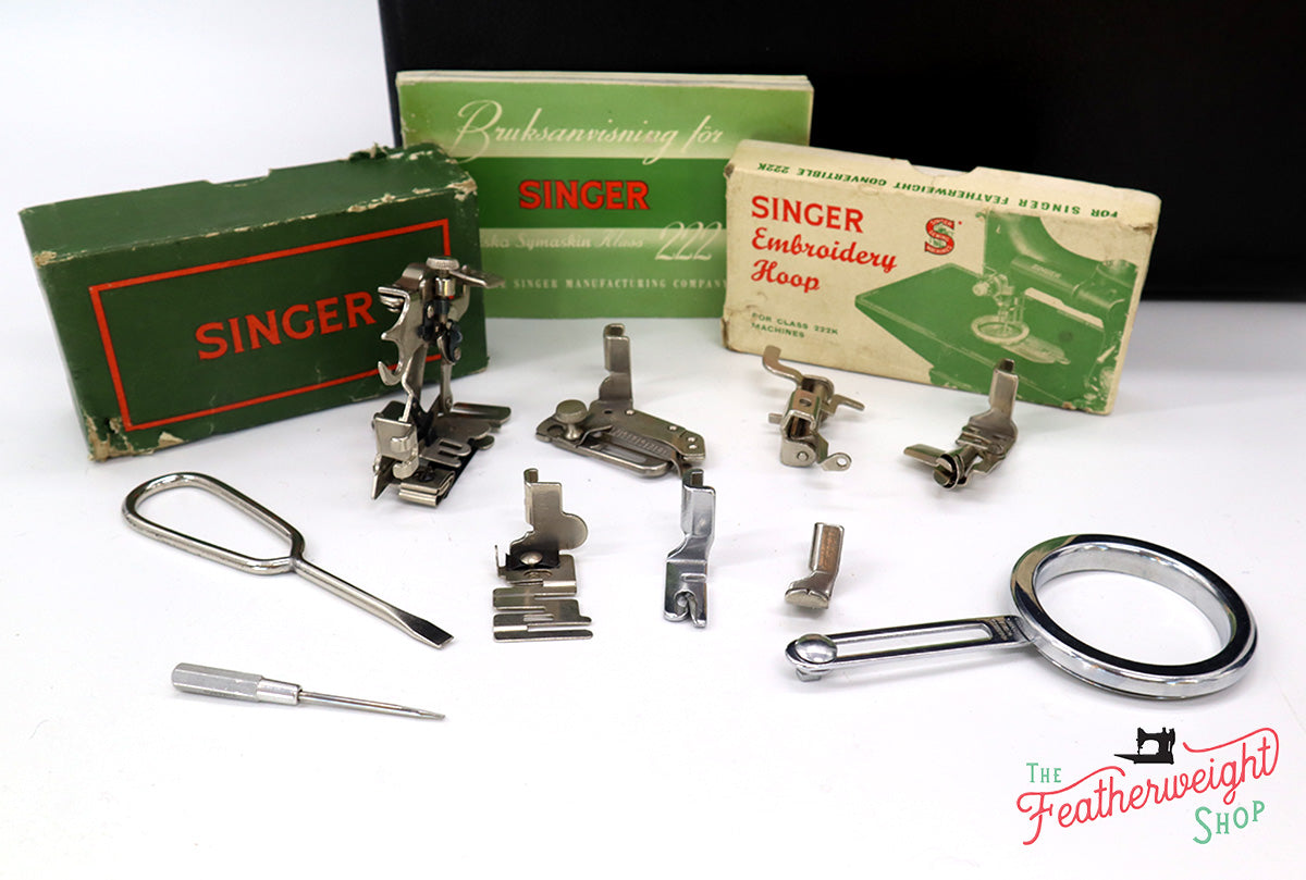 Singer Featherweight 222K 1953 - EJ268***