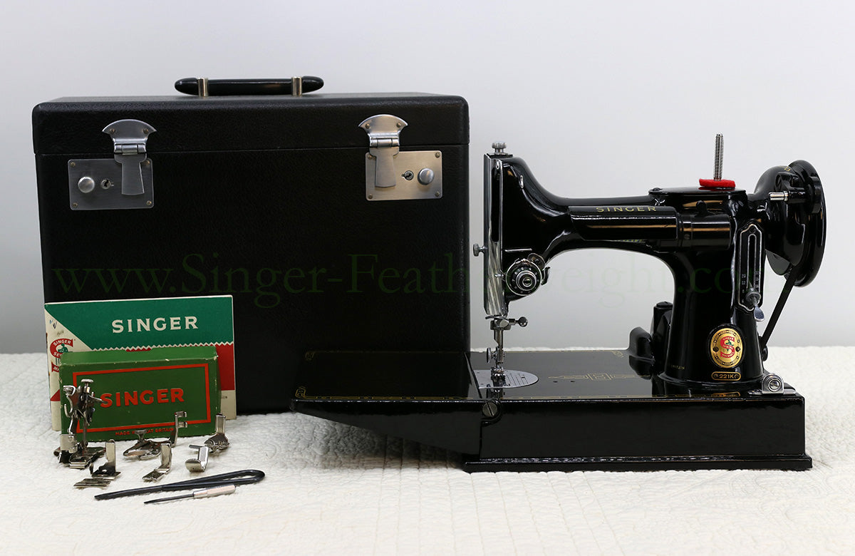 Singer Featherweight 221K Sewing Machine RED "S" ES170***