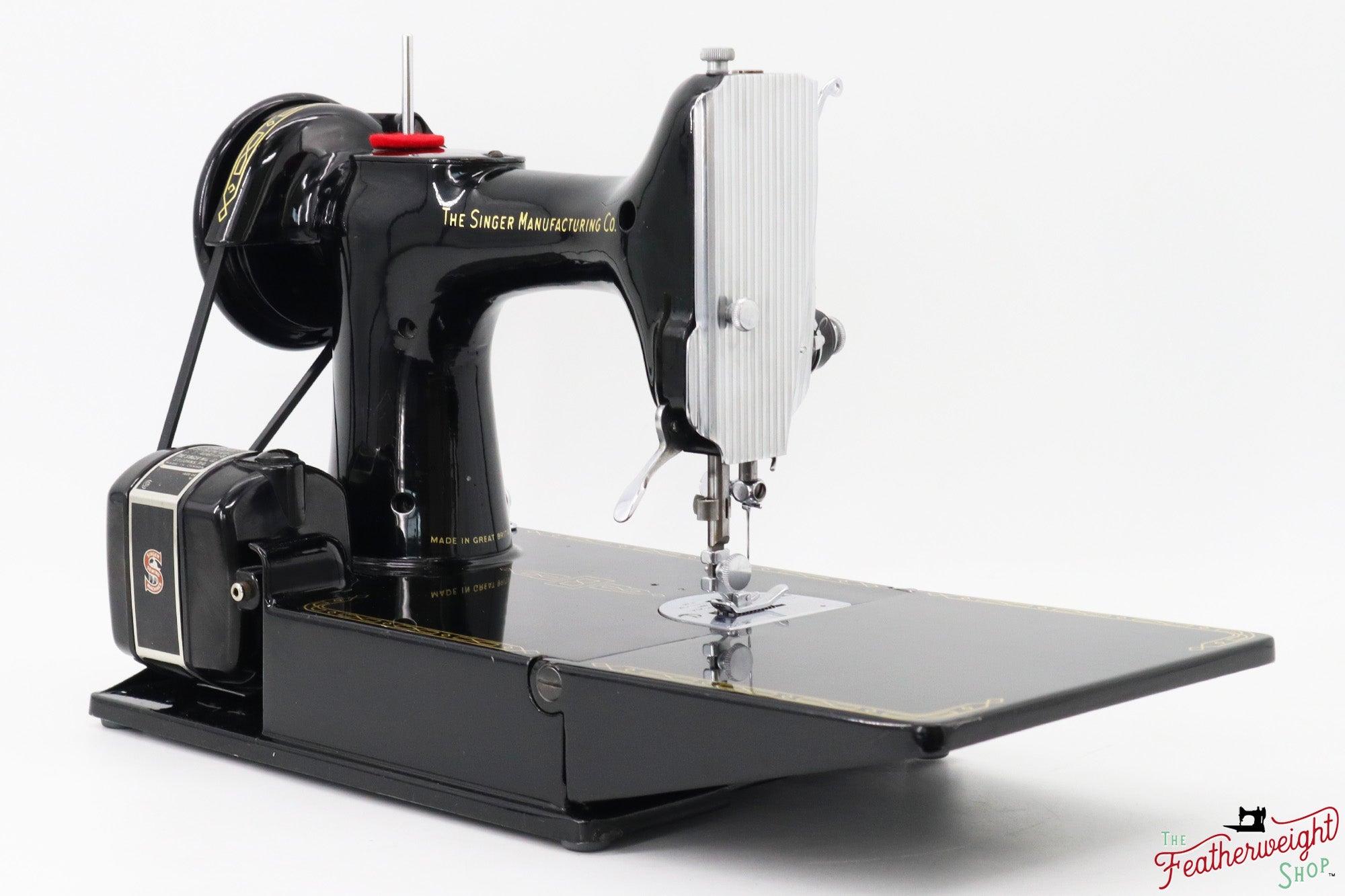 Singer Featherweight 221K Sewing Machine, RED "S" - ES651***