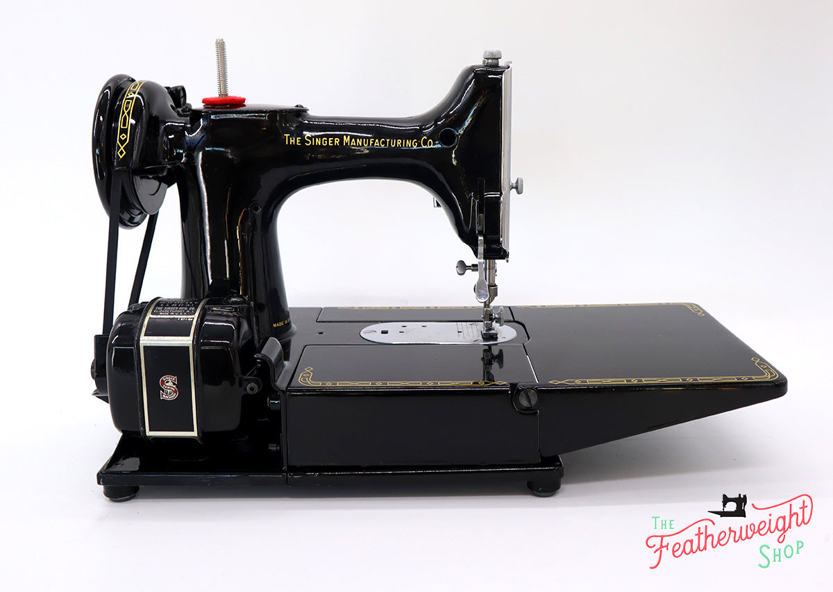 Singer Featherweight 222K 1953 - EJ268***