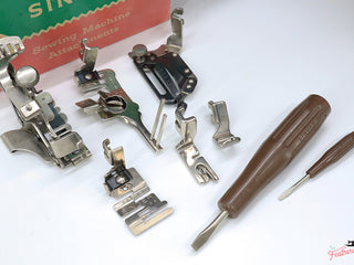 Load image into Gallery viewer, Singer Featherweight 221J Sewing Machine JE159*** - Fully Restored in &#39;Fire Brick Red&#39;