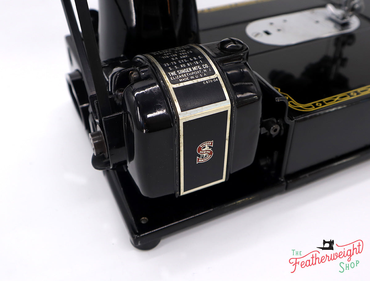 Singer Featherweight 222K 1953 - EJ268***