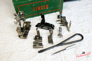 Singer Featherweight 221 Sewing Machine, AL024***