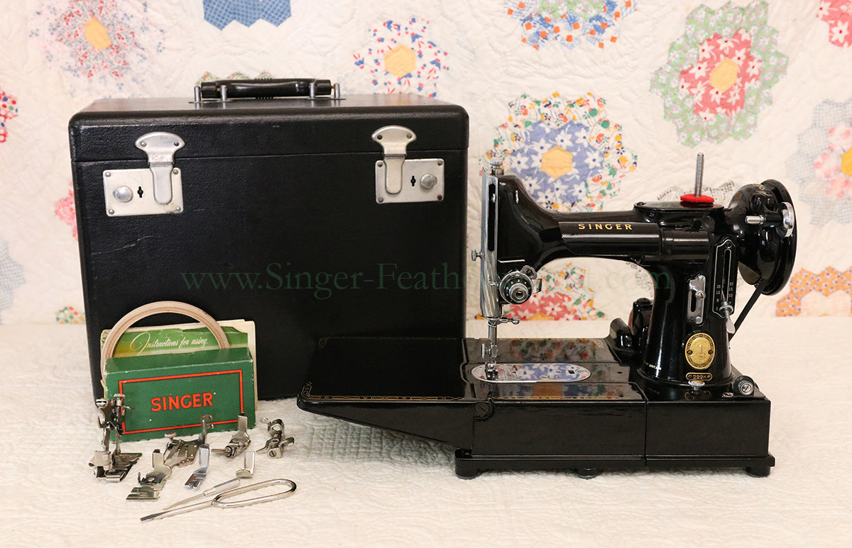 Singer Featherweight 222K Sewing Machine EJ9130**