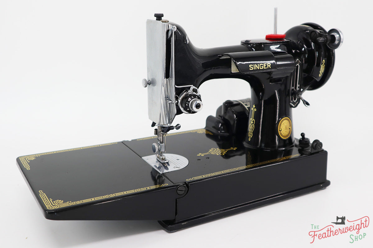 Singer Featherweight 221 Sewing Machine, AL0050**