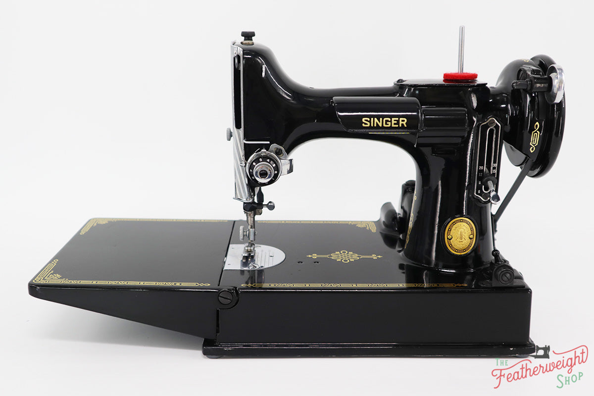 Singer Featherweight 221 Sewing Machine, AL0050**