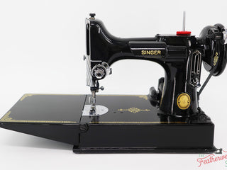 Load image into Gallery viewer, Singer Featherweight 221 Sewing Machine, AL0050**