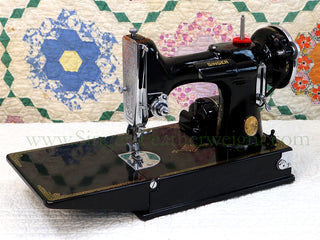 Load image into Gallery viewer, Singer Featherweight 221 Sewing machine, 1934 AD783***