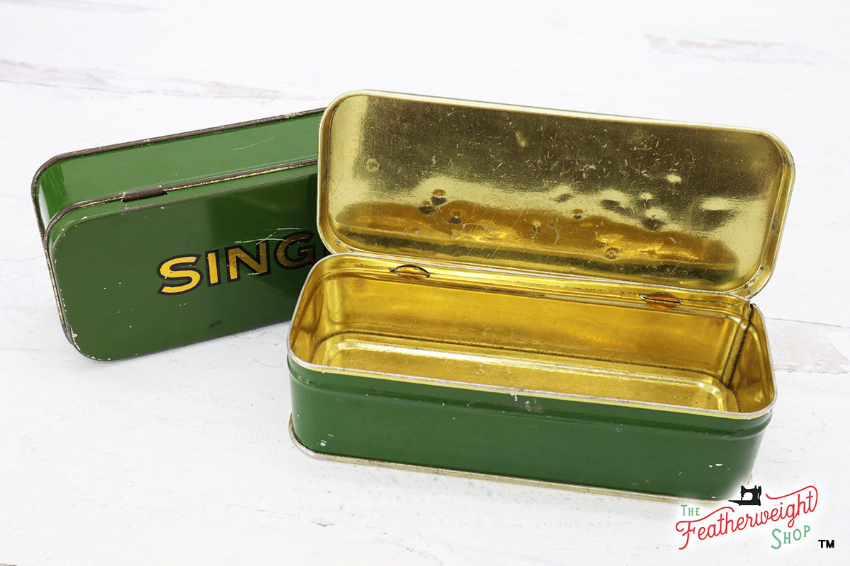 SINGER社のヴィンテージのバスケット　缶　Tin Singer Metal Attachments Tin - RARE Singer (Vintage Original