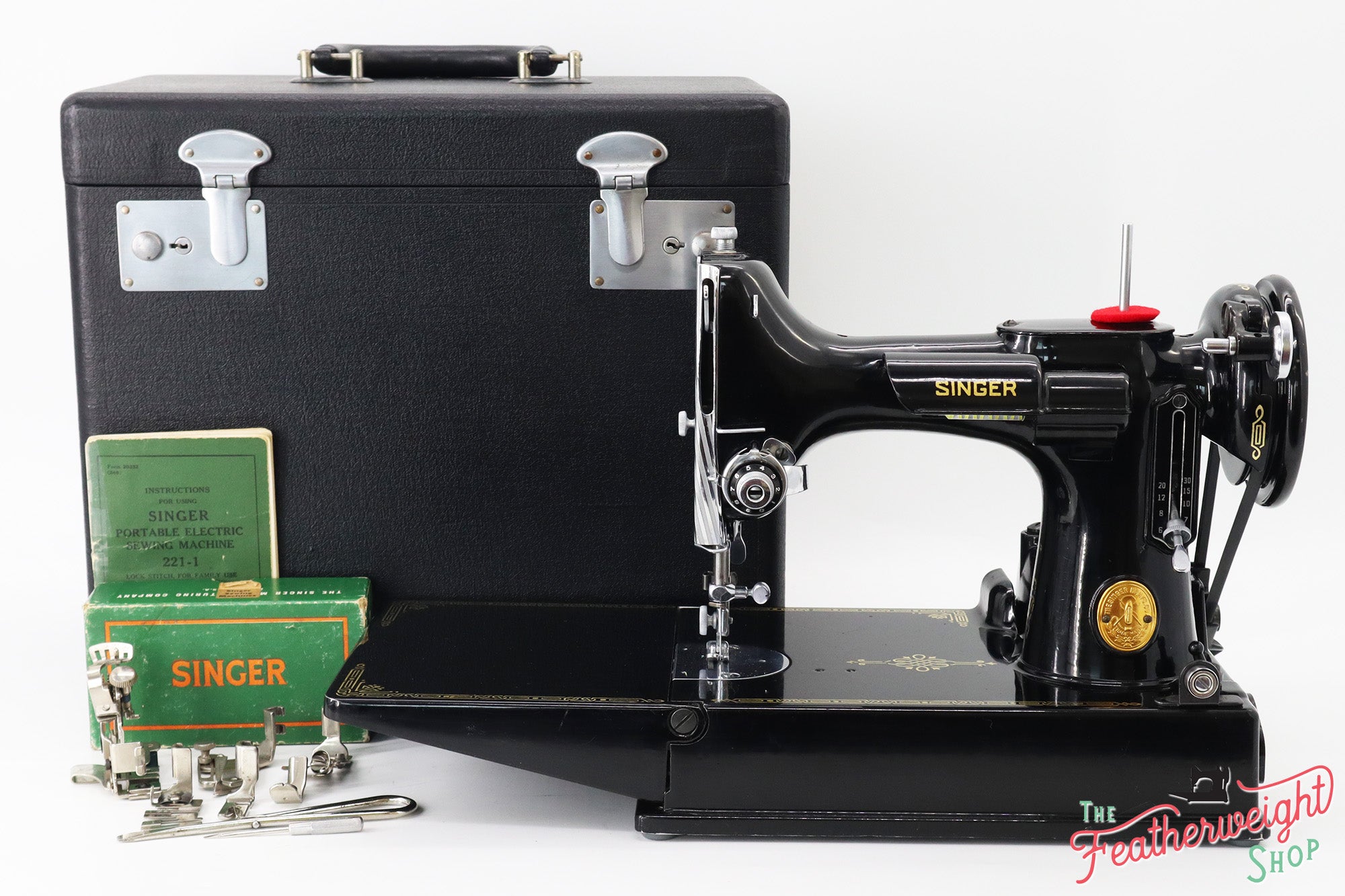 Singer Featherweight 221 Sewing Machine, AH669***