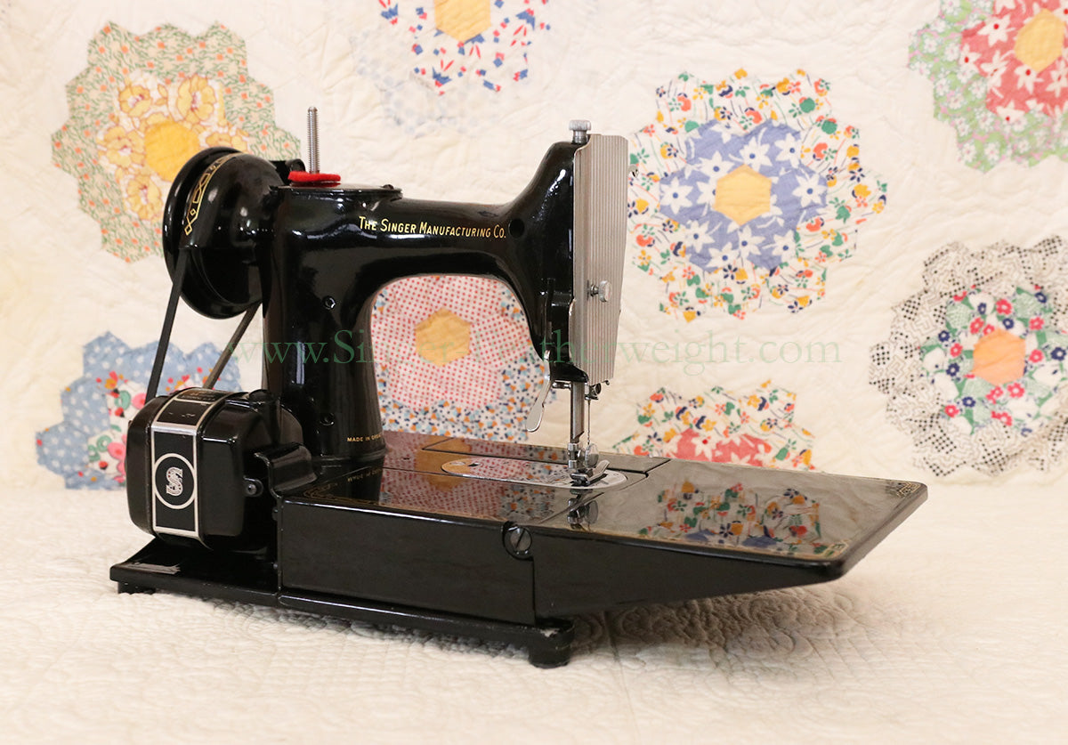 Singer Featherweight 222K Sewing Machine EJ9130**