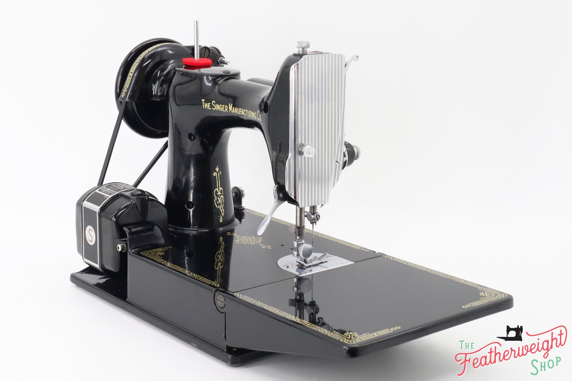 Singer Featherweight 221 Sewing Machine, AH669***