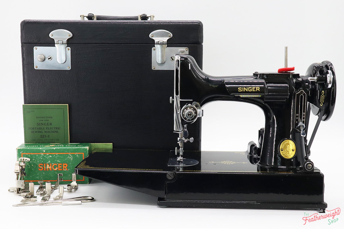 Singer Featherweight 221 Sewing Machine, AJ136***