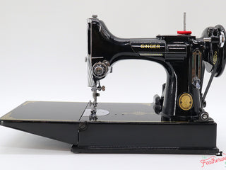 Load image into Gallery viewer, Singer Featherweight 221K Sewing Machine, EH134***