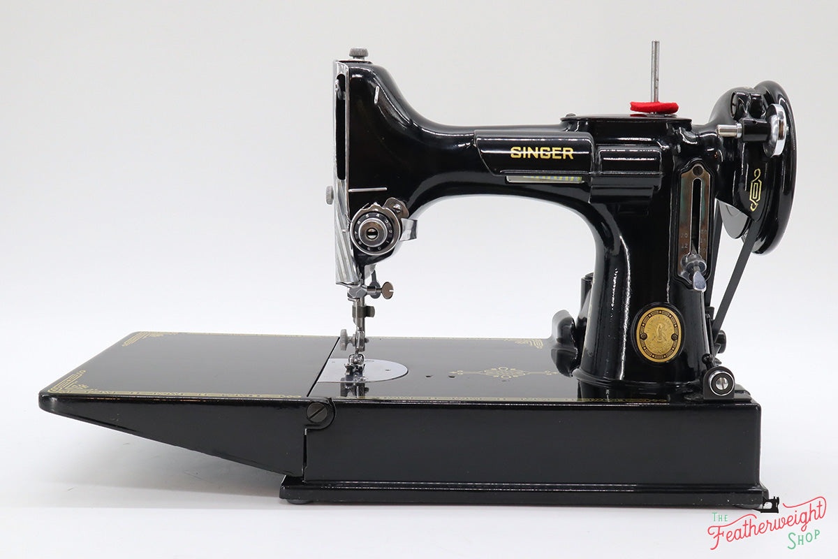 Singer Featherweight 221K Sewing Machine, EH134***