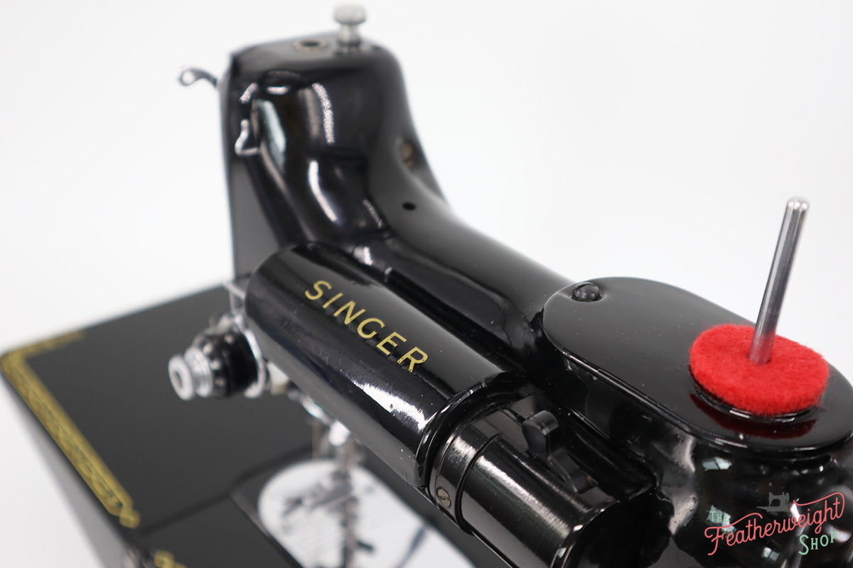 Singer Featherweight 222K Sewing Machine, RED "S" ER9016**