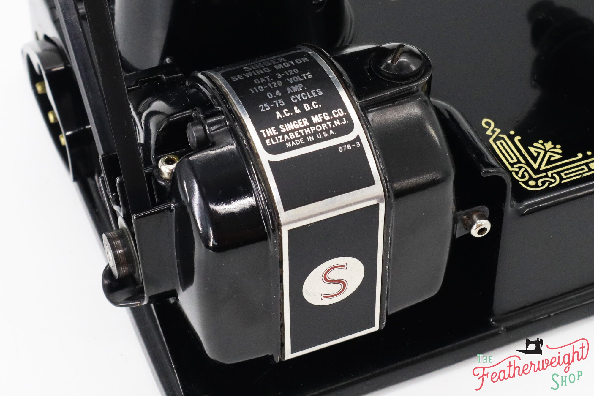 Singer Featherweight 221 Sewing Machine, AH669***