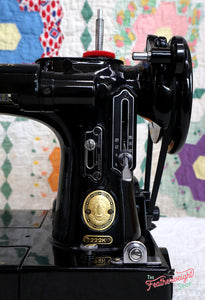 Singer Featherweight 222K Sewing Machine EN1345**