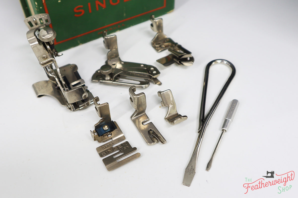 Singer Featherweight 221 Sewing Machine, AF081***