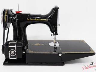 Load image into Gallery viewer, Singer Featherweight 221 Sewing Machine, AF081***
