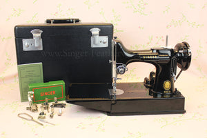 Singer Featherweight 221 Sewing Machine, AL565***