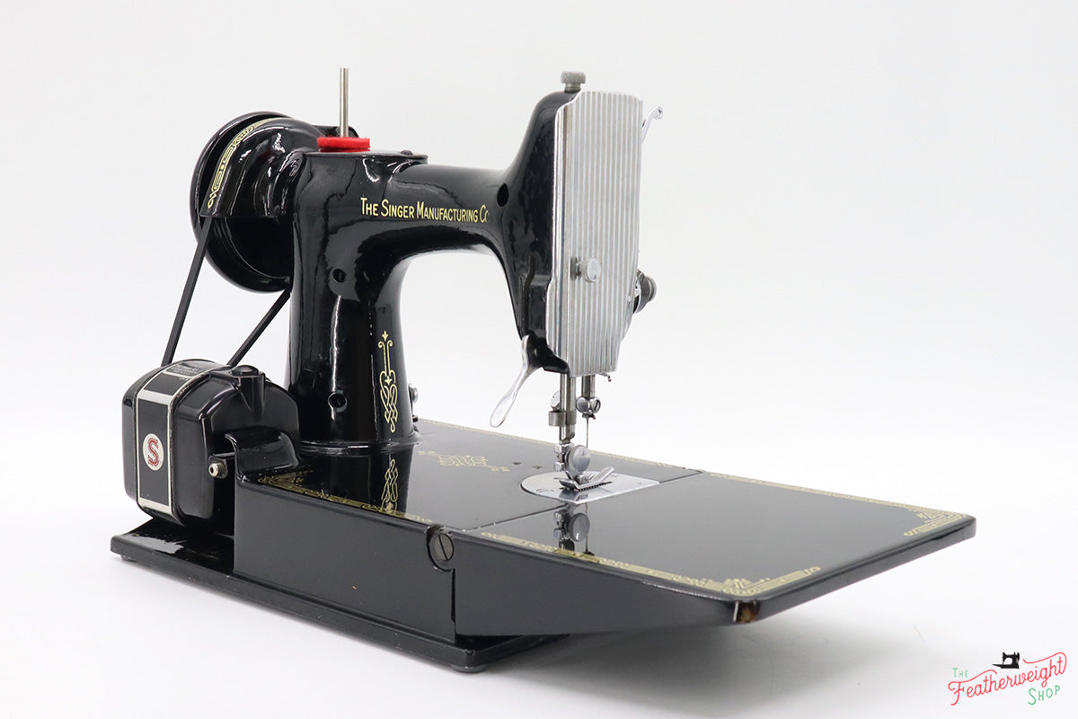 Singer Featherweight 221 Sewing Machine, AJ136***