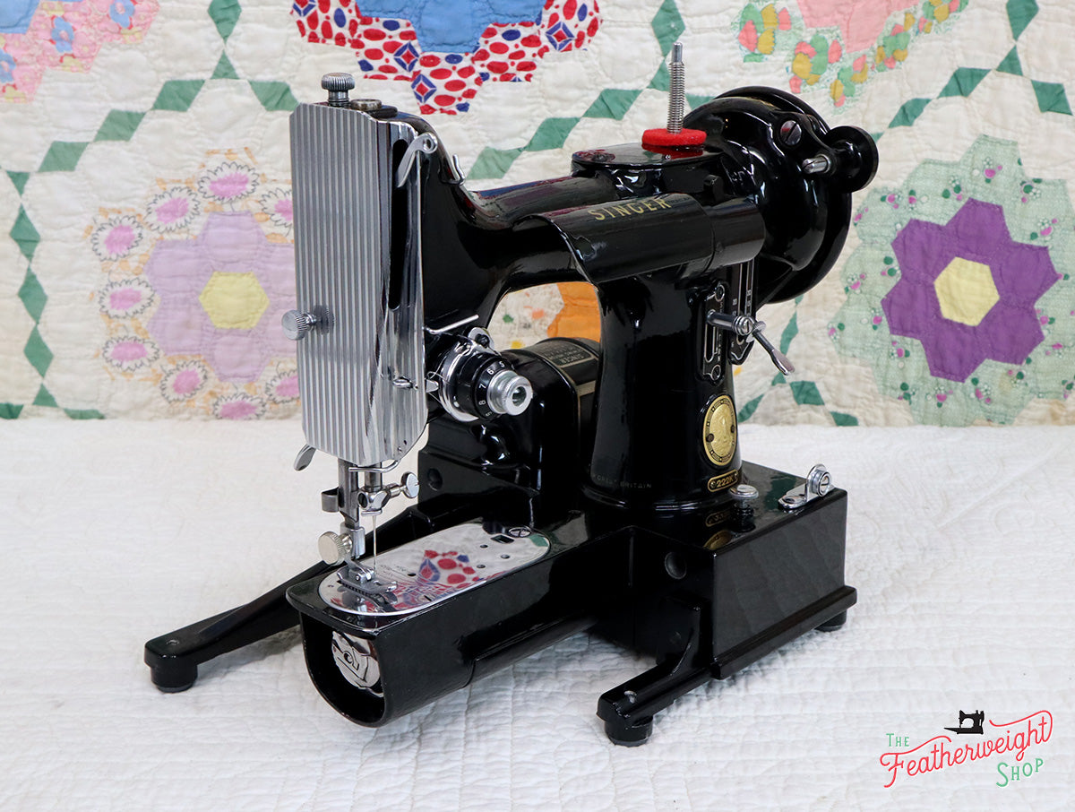 Singer Featherweight 222K Sewing Machine EN1345**