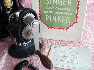 Load image into Gallery viewer, singer hand crank pinker