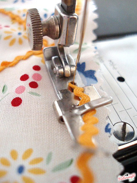 Embroidery Guide Attachment - fits Singer Featherweight 221