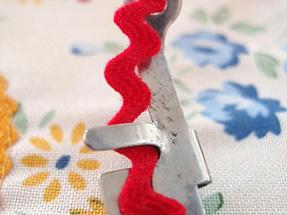 Vintage Embroidery Guide fits Singer Presser Foot ~ Featherweight